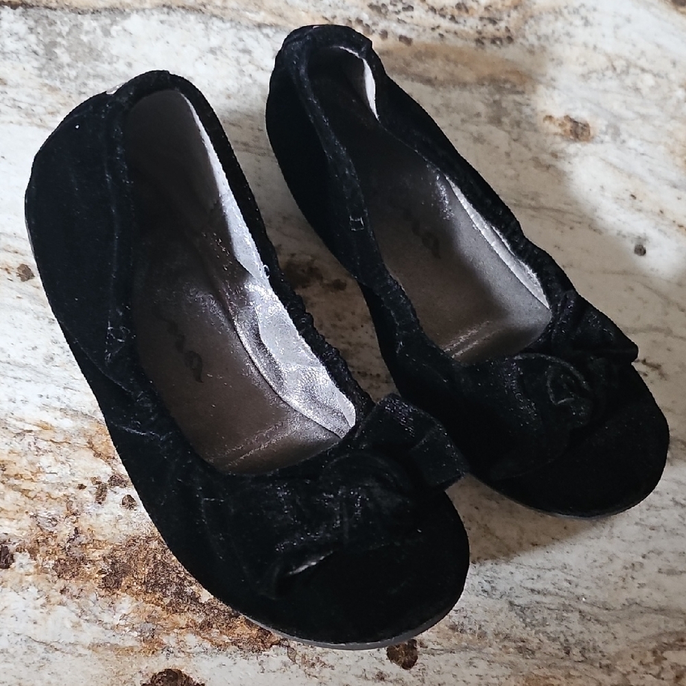 Elegant Black Velvet Women's Shoes